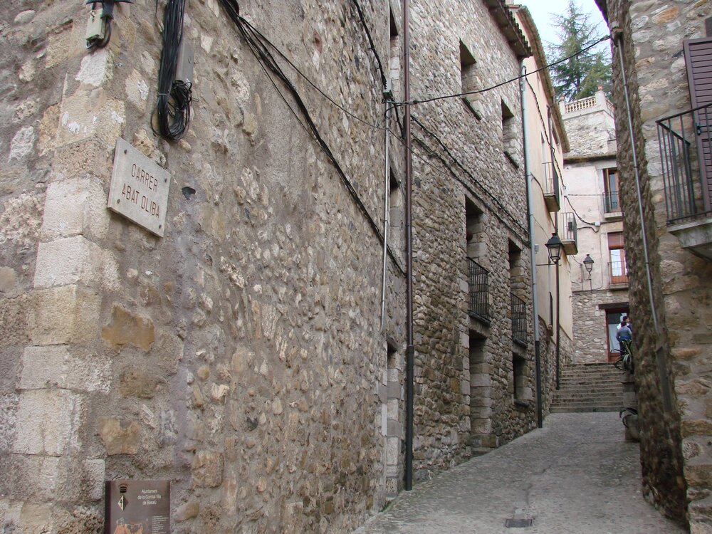 Houses and narrow streets of Besalu
