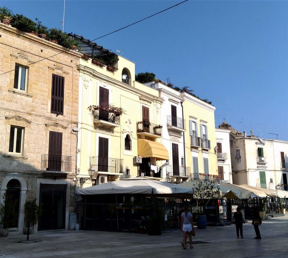 Рыночная площадь (Piazza Mercantile)