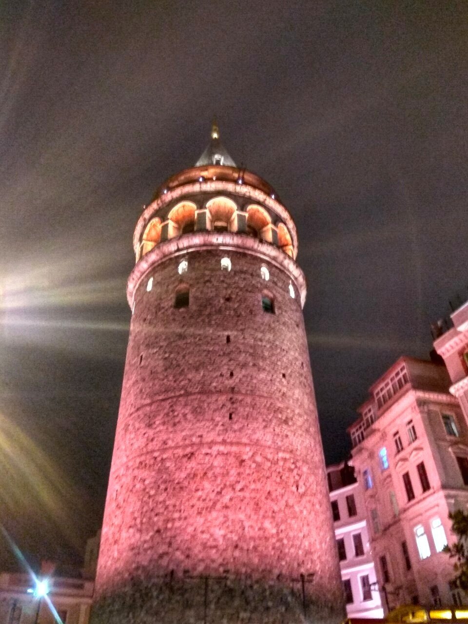 Башня в ночное время