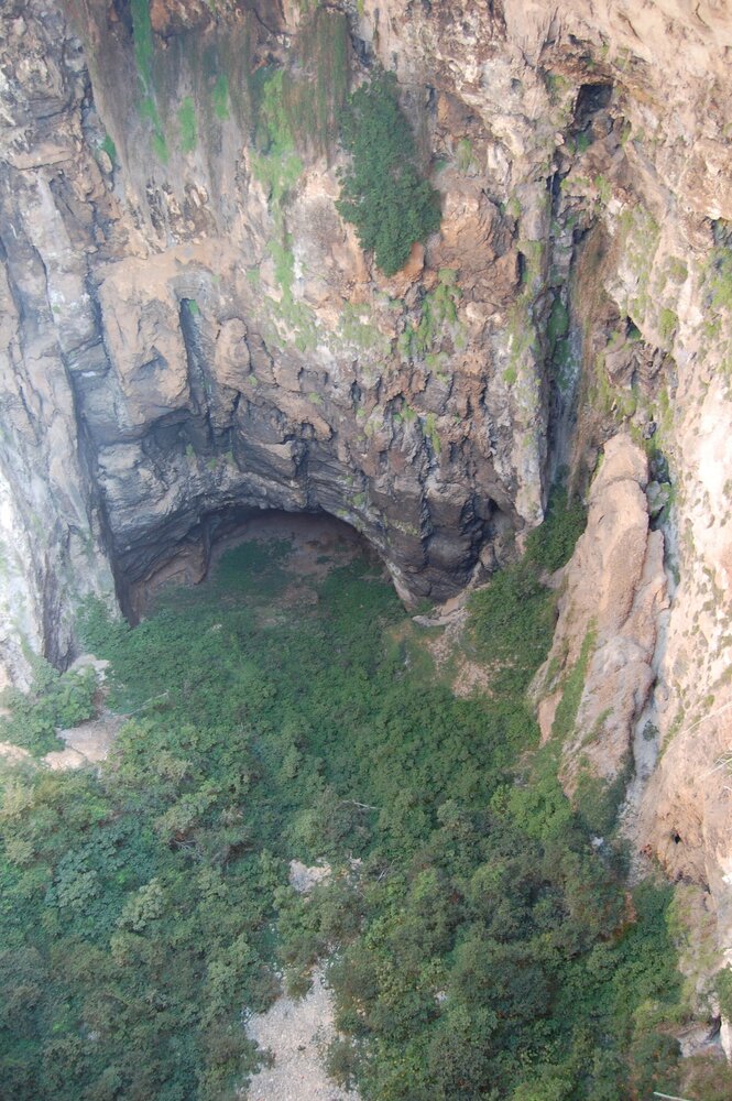 На Адскую пещеру можно посмотреть только сверху
