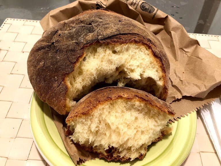 Хлеб по рецепту Альтамуры, но купленный в Бари