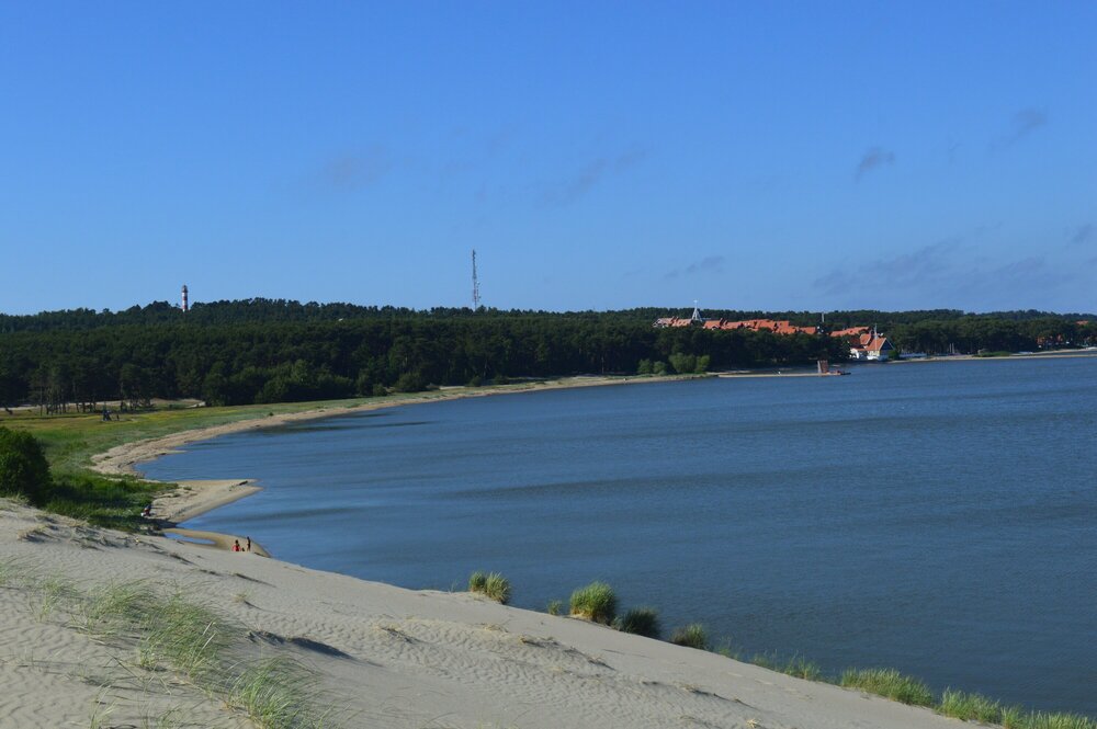 Вид на поселок Нида с дюны Парнидиса
