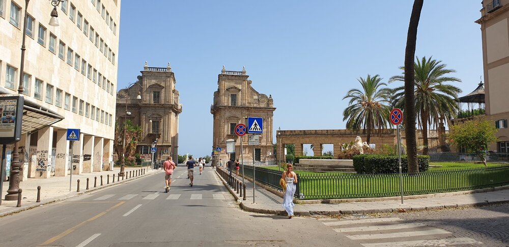 Порта Феличе со стороны старого города