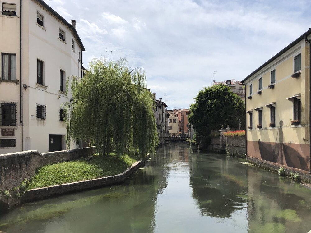В Тревизо тоже есть каналы - раньше они соединялись с Венецианской лагуной