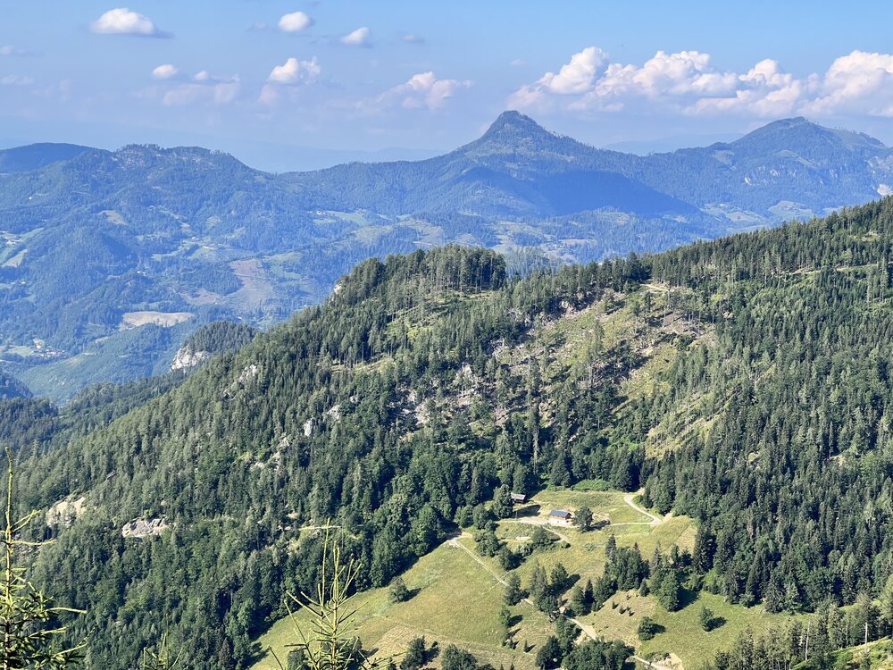 Вид на Караванки с Павличева перевала (Pavlič Pass)