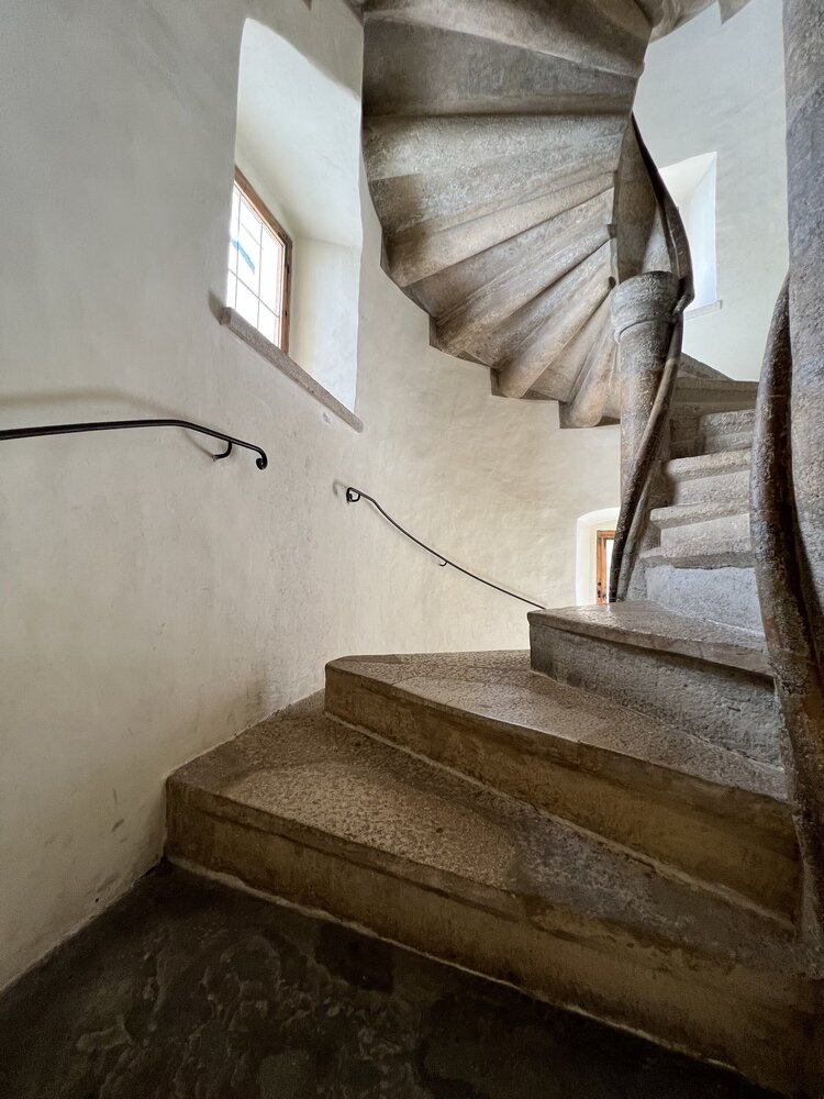 Архитектор 1499 года совсем не побеспокоился, как потомки будут эту лестницу фотографировать