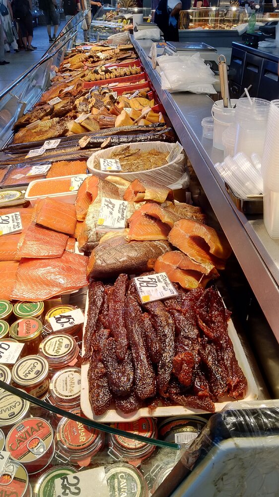 Разнообразие рыбы на рижском рынке