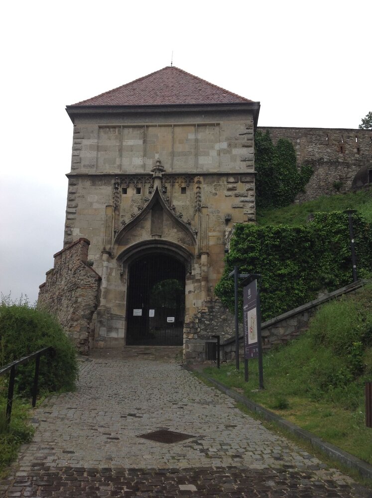 Готические Жигмундовы (Сигизмундовы) ворота, XV век