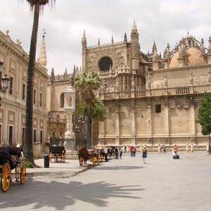 Flamenco, bullfighting, Game of Thrones. The best sights of Seville in 2 days