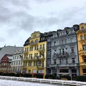 Prague - Karlovy Vary: all ways to get there on your own