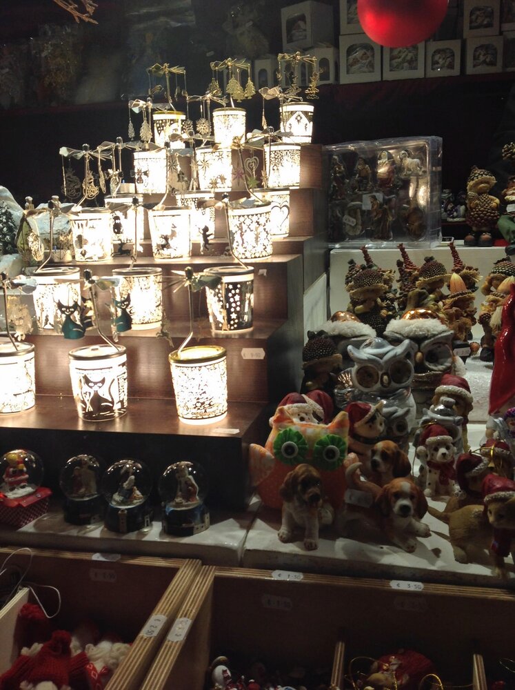Also lanterns, candle holders, and many other souvenirs