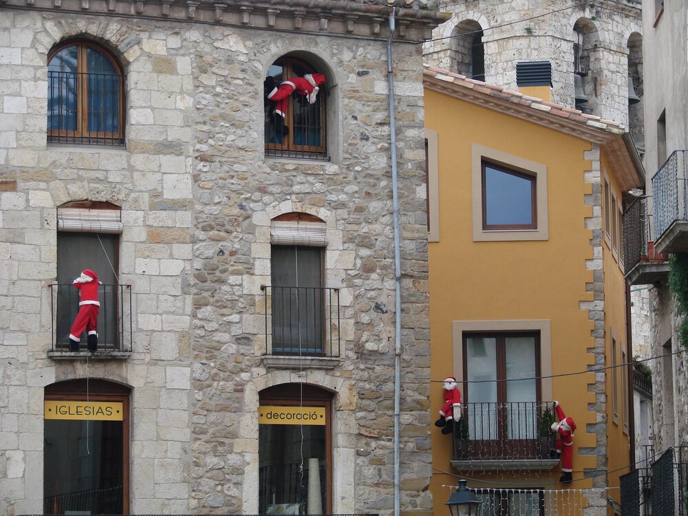Decorating houses for Christmas in Catalonia