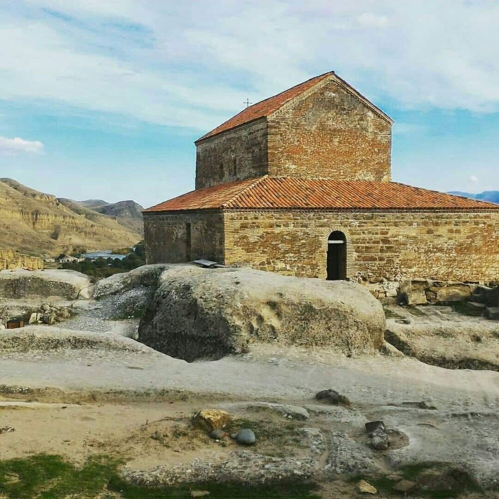 Кирпичная церковь сохранилась почти в первозданном виде