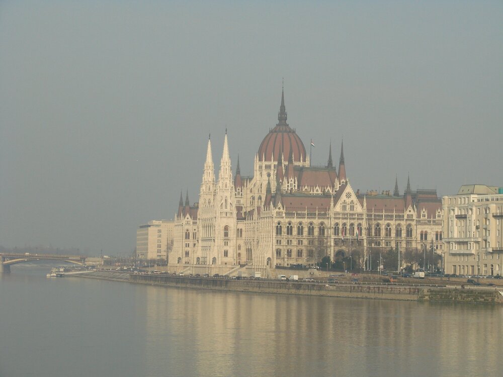 Здание Парламента с моста Сечени